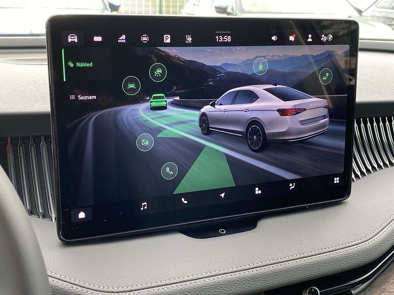 Škoda Superb (2025) 1.5 TSI iV DSG L&K - fotka 13 z 36