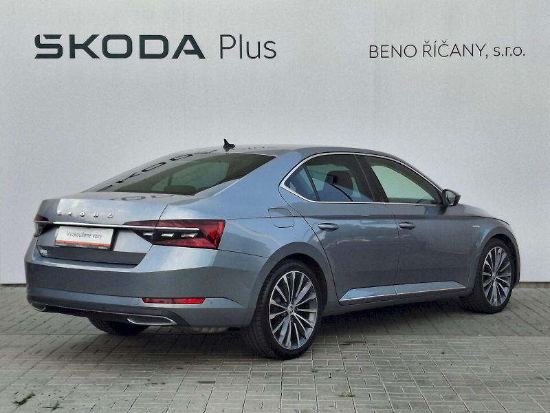 Škoda Superb (2020) L&K DSG 2,0TSi 140kW - fotka 2 z 35