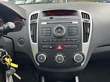Kia Ceed (2010) 1,6 CRDi 85 Kw ČR!!! - náhled 14