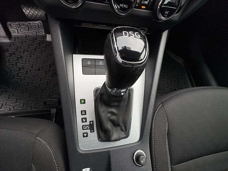 Škoda Octavia 1,6 TDi 85kW DSG,Led,Navi,PDC - fotka 10 z 34