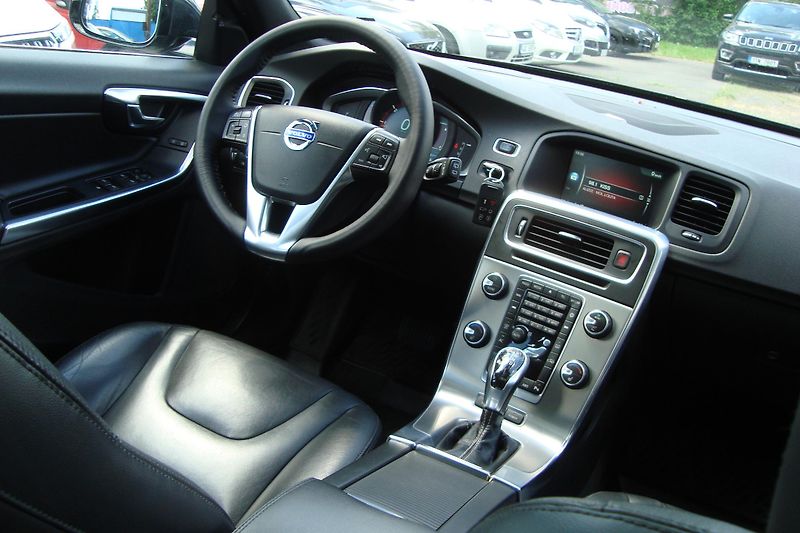 Volvo V60 (2013) PLUG-IN-HYBRID,2.4D6,AWD,158kW - fotka 50 z 78
