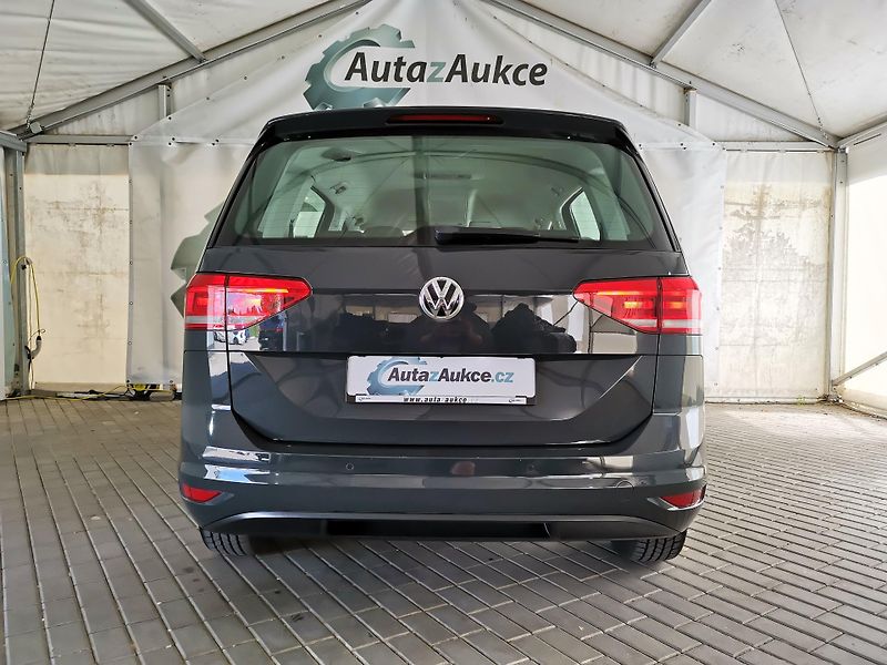 Volkswagen Touran (2017) 1,2 TSI NAVI 132Tkm ZÁRUKA DPH - fotka 4 z 24
