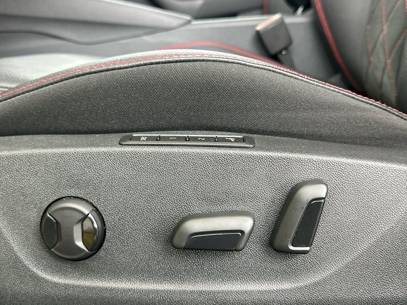 Škoda Octavia (2025) Combi DSG 2.0TSI 195kW RS - fotka 31 z 38