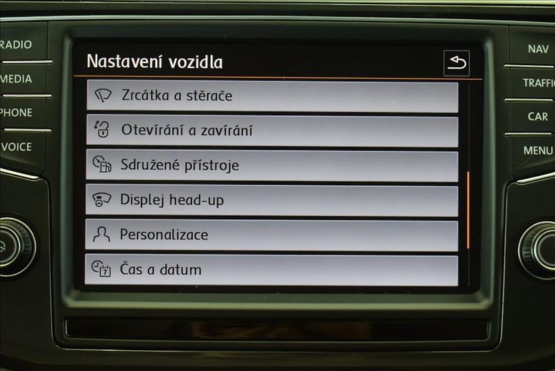 Volkswagen Tiguan 2,0 TDI, DSG,Head Up,Virtual, - fotka 24 z 55