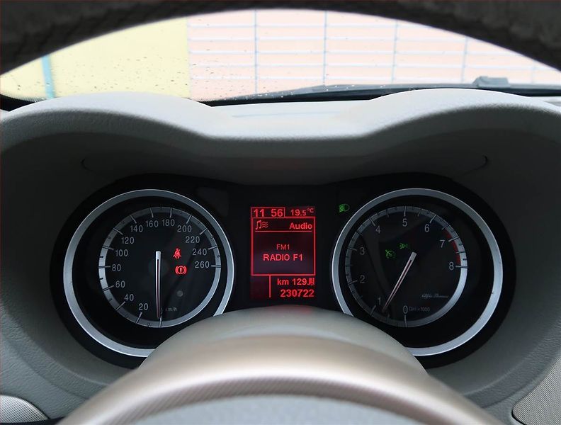 Alfa Romeo 159 (2006) 3.2 JTS, 4X4, po STK - fotka 11 z 19