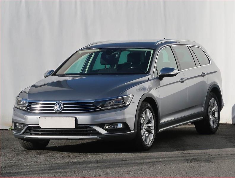 Volkswagen Passat (2017) Alltrack 2.0 TDI, 4X4 - fotka 2 z 23