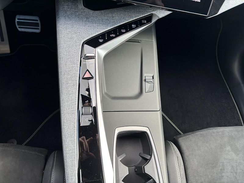 Peugeot 3008 (2026) GT Elektromotor 210 k / 73 kWh - fotka 17 z 22