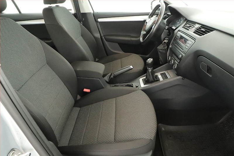 Škoda Octavia (2014) Ambition 1.2 TSI, Tempomat - fotka 7 z 15