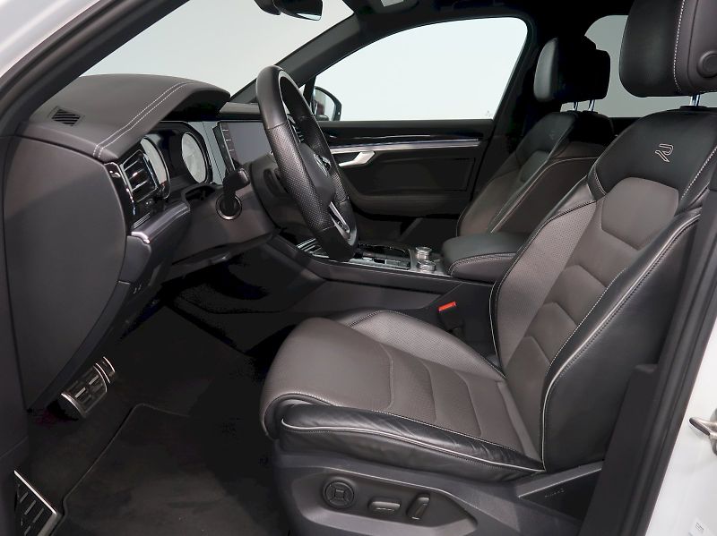 Volkswagen Touareg (2021) R-LINE 3.0TDI 170KW 4x4  TAŽNÉ - fotka 13 z 44