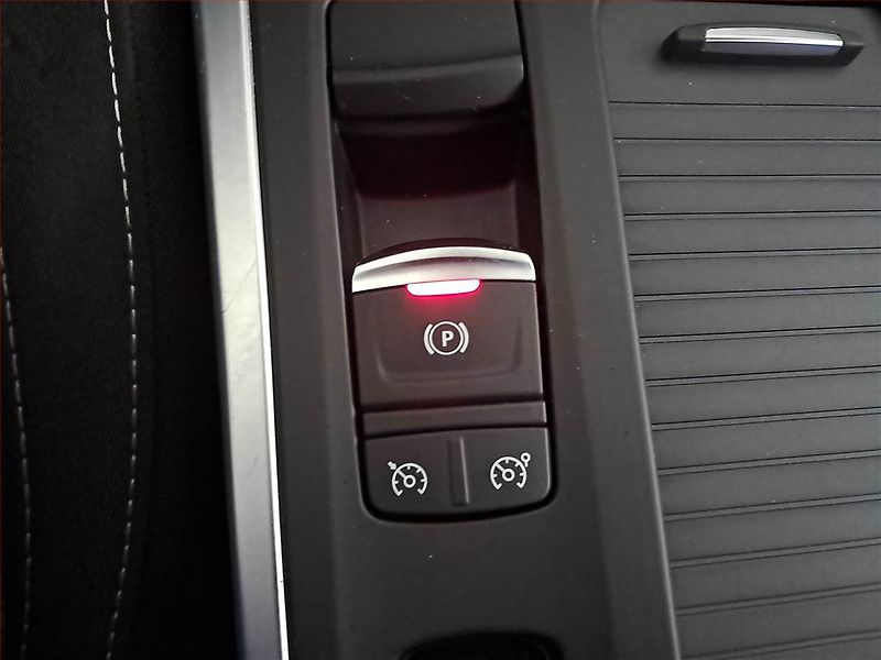 Renault Mégane (2019) 1.3 TCe, Serv.kniha, Navi - fotka 17 z 18