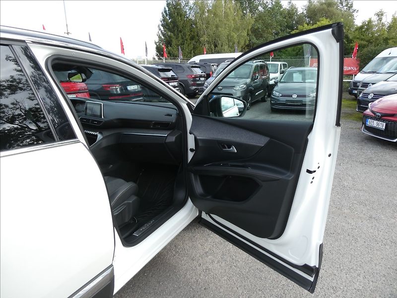 Peugeot 5008 1,6 133kW GT-line AT8,7.míst,D - fotka 25 z 50