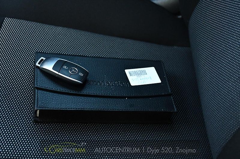 Mercedes-Benz CLA 200d LED A/T NAVI KAMERA - fotka 51 z 54