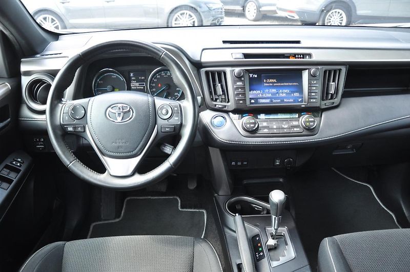 Toyota RAV4 2.5HSD 114kW - fotka 5 z 22