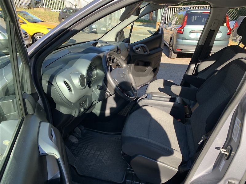Citroën Berlingo 1,6 HDI MULTISPACE ČR - fotka 12 z 17