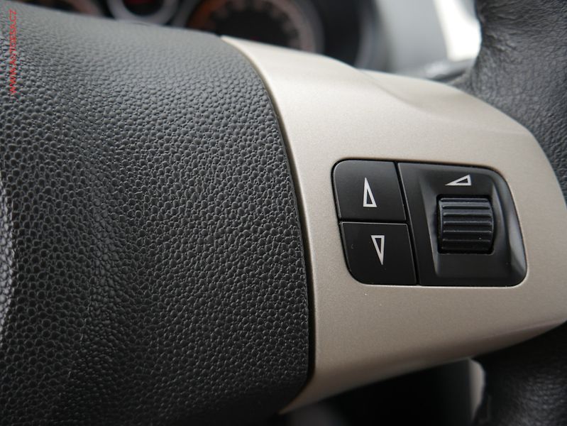 Opel Corsa (2008) 1.3CDTi, AC, výhřev sed - fotka 13 z 19
