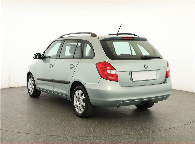 Škoda Fabia (2011) 1.6 TDI, Tempomat - fotka 4 z 15
