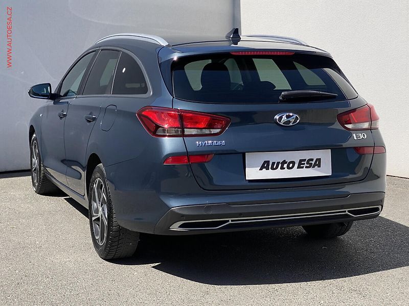 Hyundai i30 (2023) 1.5 T-GDi, ČR, Smart, kamera - fotka 6 z 18
