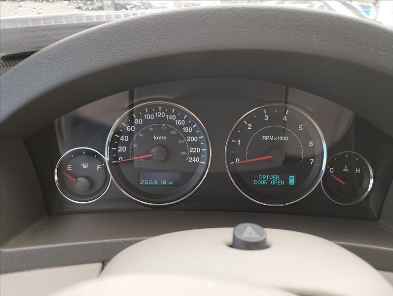 Jeep Grand Cherokee 3,0 D 160KW - fotka 11 z 18