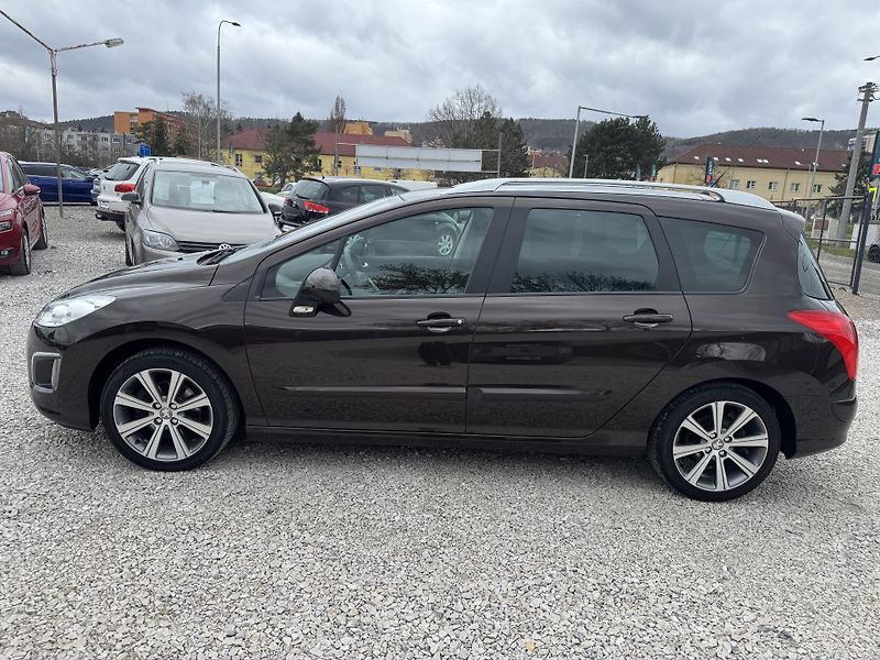 Peugeot 308 1.6-16V,SW,rezervace - fotka 10 z 54