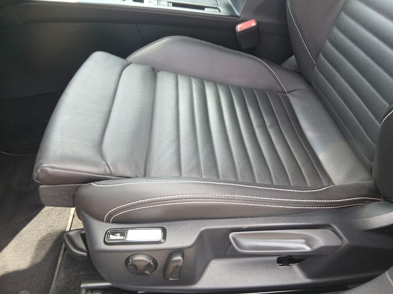 Volkswagen Passat GTE Plug-in hybrid, kůže - fotka 24 z 58