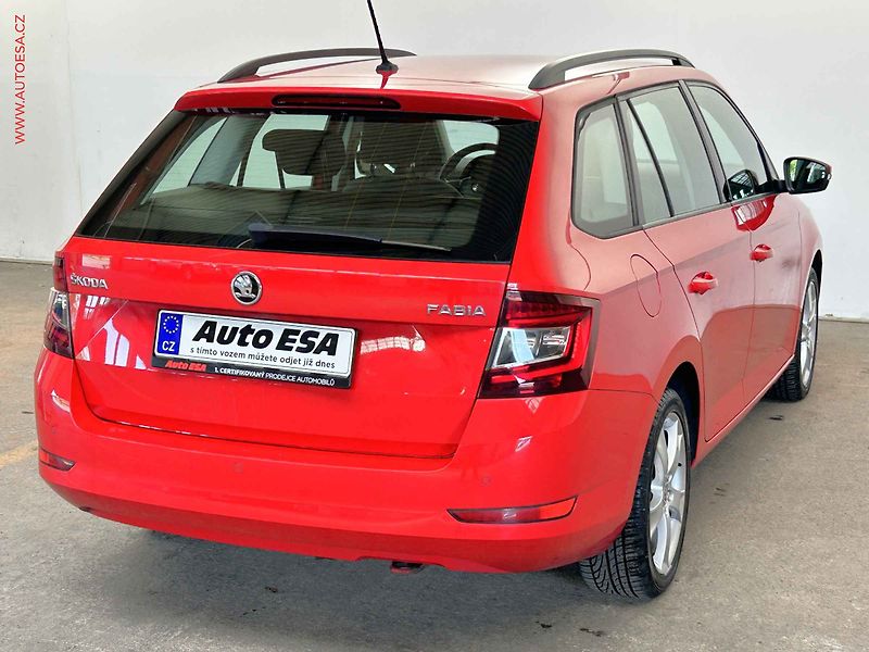Škoda Fabia (2019) 1.0 TSi, ČR, LED, park.čidla - fotka 4 z 16