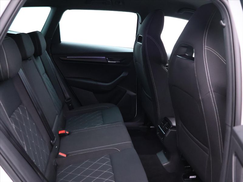 Škoda Karoq 2,0 TDI DSG 4x4 Sportline DPH - fotka 16 z 41