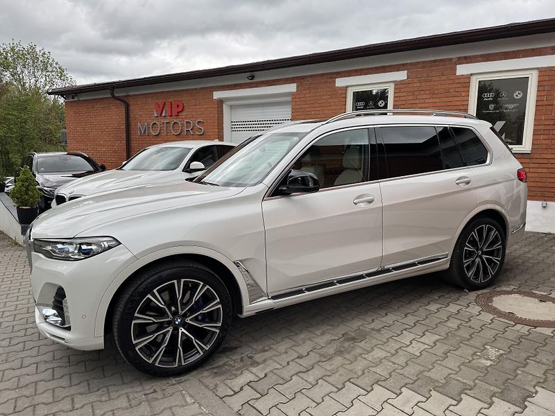 BMW X7 40xD-R22-SKY-LCD-NOČNÍ V-ČR - fotka 2 z 44