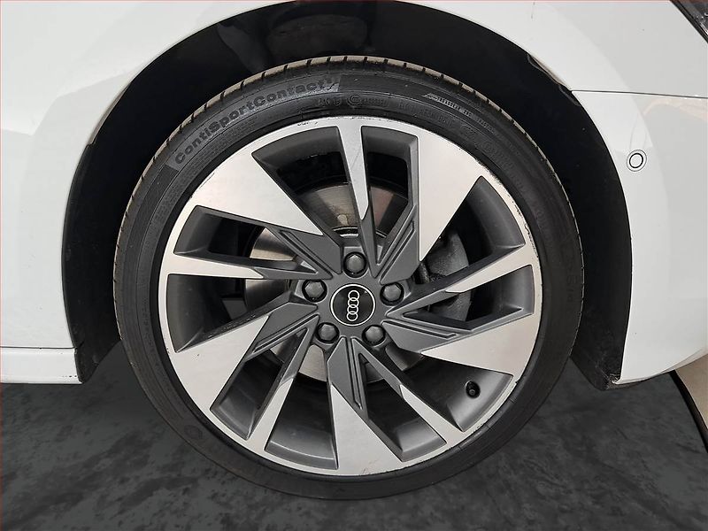 Audi A3 (2020) S-Line 30 TFSI - fotka 15 z 21