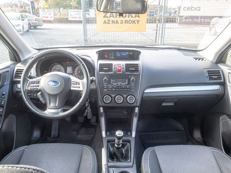 Subaru Forester (2013) 2.0D 108KW – ČR 23.12.2013 - fotka 12 z 48