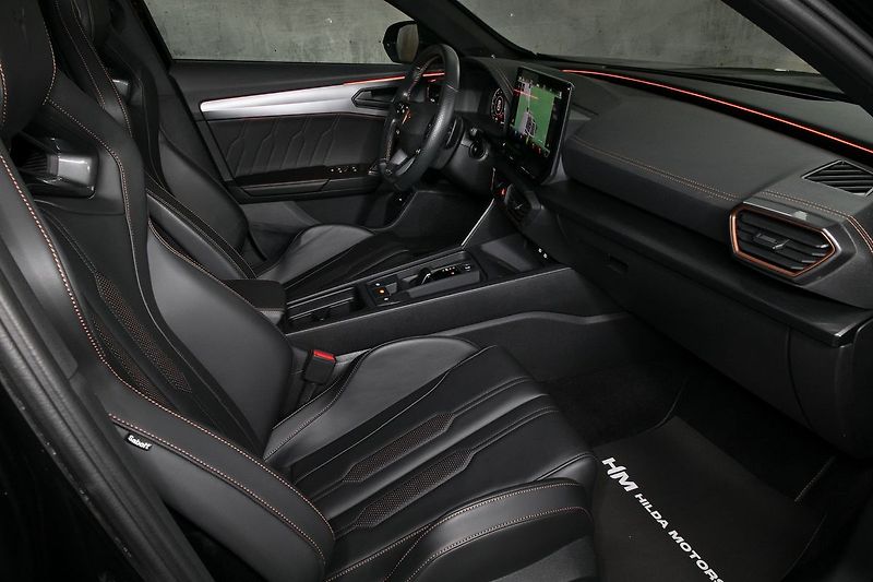 Cupra Formentor VZ5 2.5TSI 287kW Sabelt Beats - fotka 17 z 37