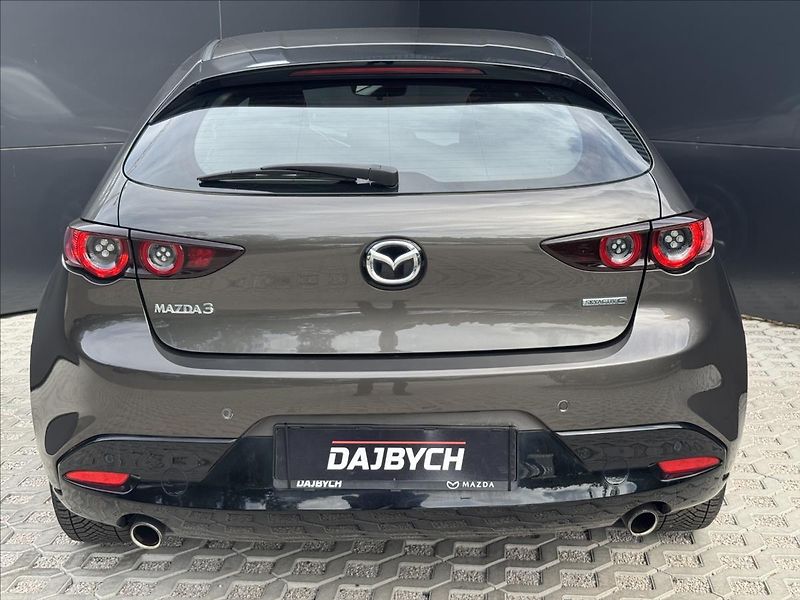 Mazda 3 2,0 Skyactiv-G Style AT - fotka 8 z 29