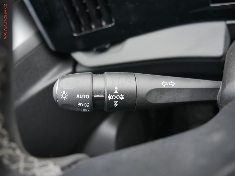 Opel Astra (2024) 1.2 T, 1.maj,ČR, Edition, LED - fotka 14 z 23