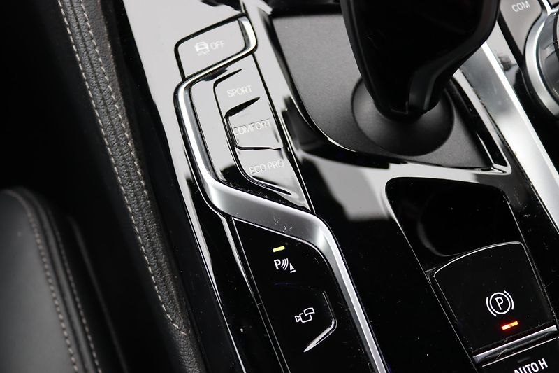 BMW Řada 5 540D XDRIVE G30 M-PAKET 250kW - fotka 35 z 50