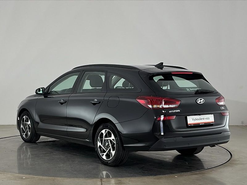 Hyundai i30 Smart DCT - fotka 15 z 26