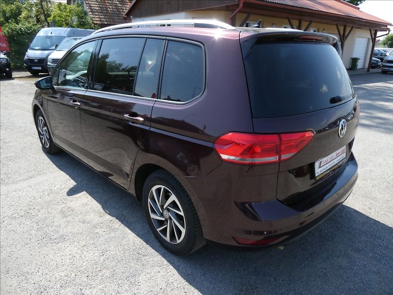 Volkswagen Touran 1,4 TSi 110kW DSG, navi, závěs - fotka 7 z 43