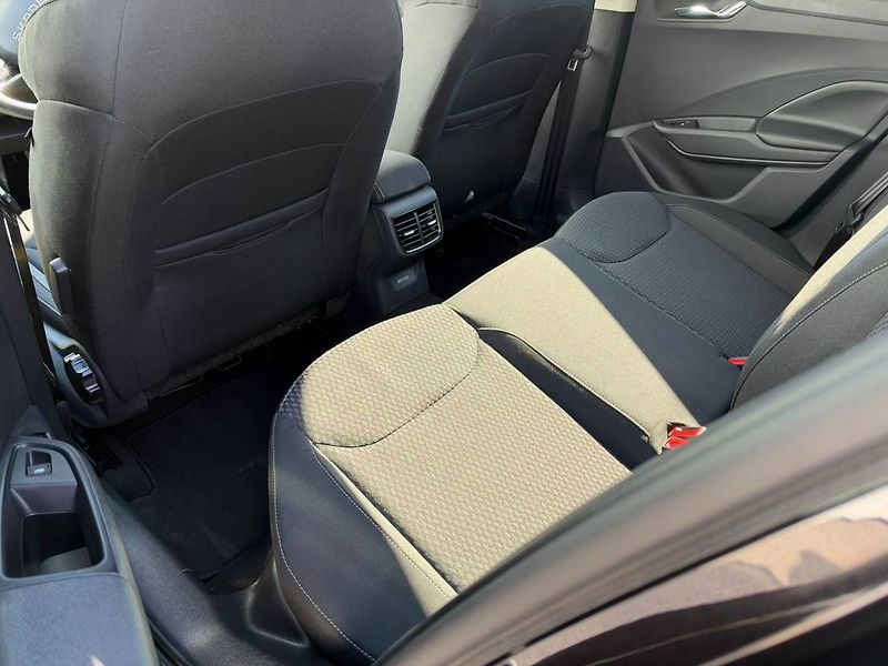 Škoda Fabia Selection 1,0 TSI 70 kW 5° MP - fotka 9 z 31