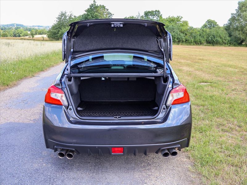 Subaru WRX 2,5 STI  221kW SPORT CZ DPH - fotka 9 z 40