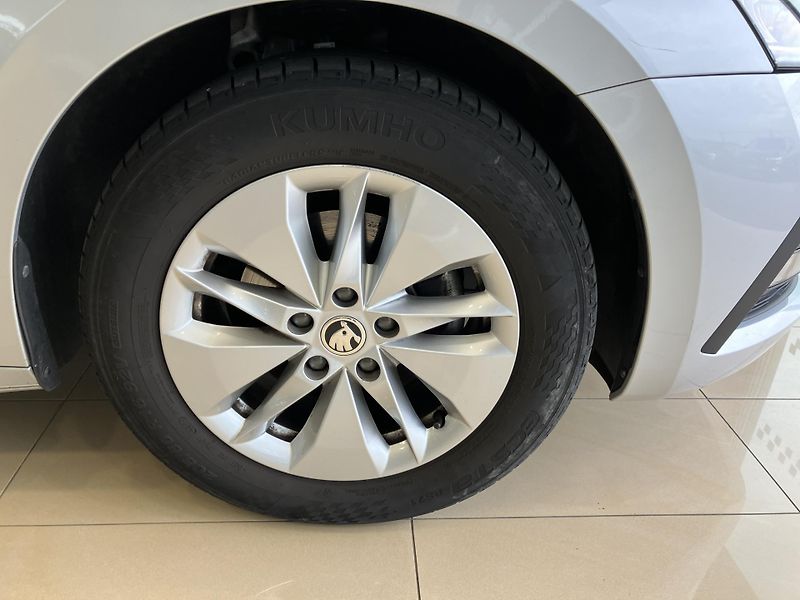 Škoda Octavia 2.0 TDI 85kW Ambition Combi M6 - fotka 5 z 30