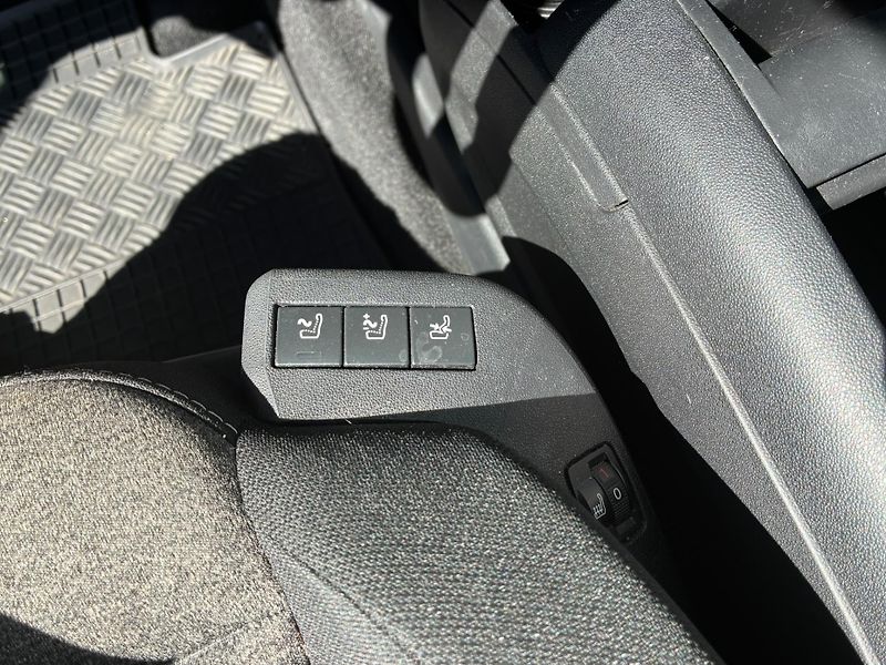 Citroën C4 Picasso (2017) 1.6HDi,88KW,MASÁŽ, BLIS, 1.MAJ - fotka 24 z 35