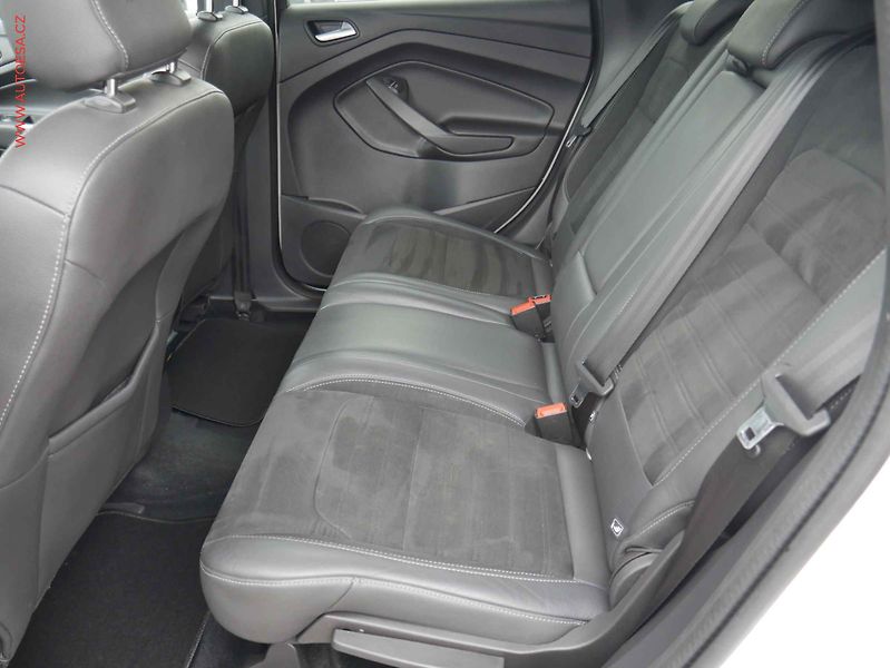 Ford Kuga (2017) 2.0 TDCi 4x4, ČR, ST-Line - fotka 10 z 23
