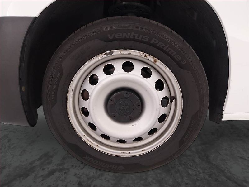 Toyota ProAce City (2021) 1.5 D4-D, ČR, 1Maj - fotka 12 z 15