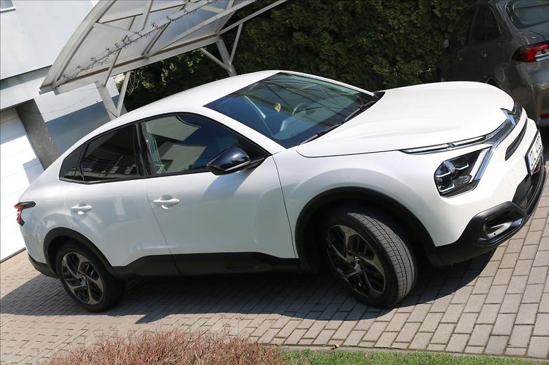 Citroën C4 1,2 1. Majitel, ČR, DPH - fotka 9 z 50