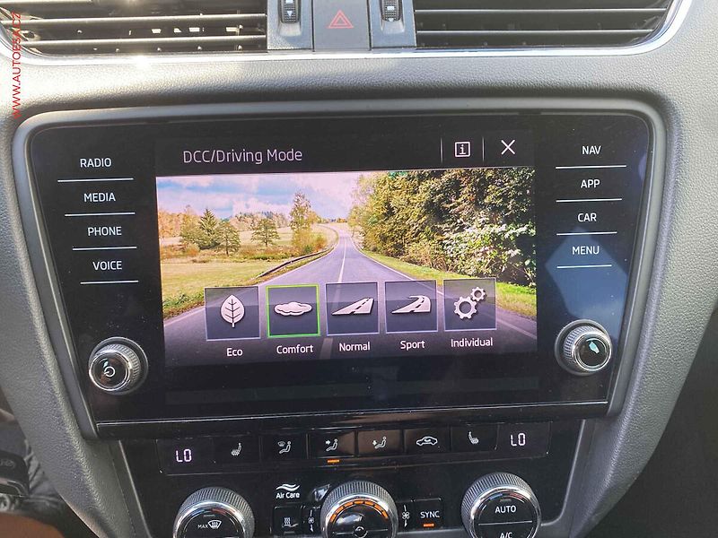 Škoda Octavia (2018) 2.0 TDi, RS, DSG, LED - fotka 17 z 18