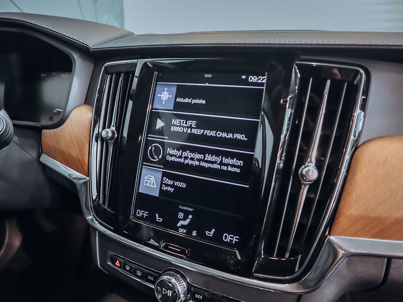 Volvo V90 2.0 T8 AWD - Inscription TOP - fotka 25 z 29