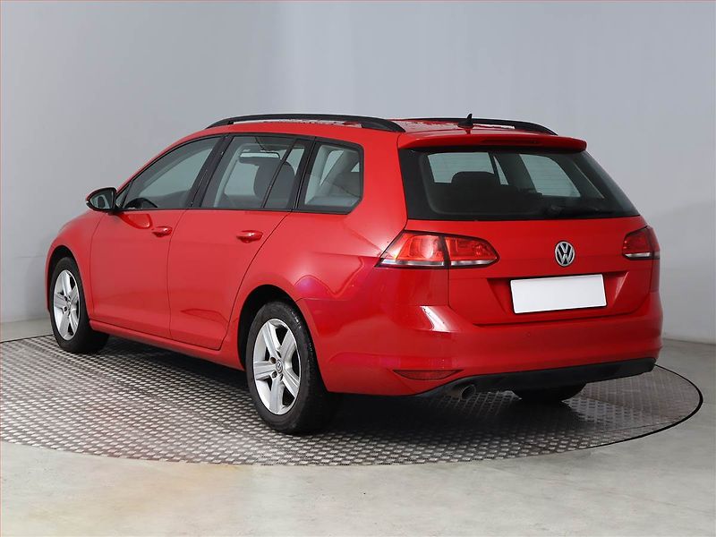 Volkswagen Golf (2015) 1.6 TDI, Automat, Navi - fotka 4 z 14