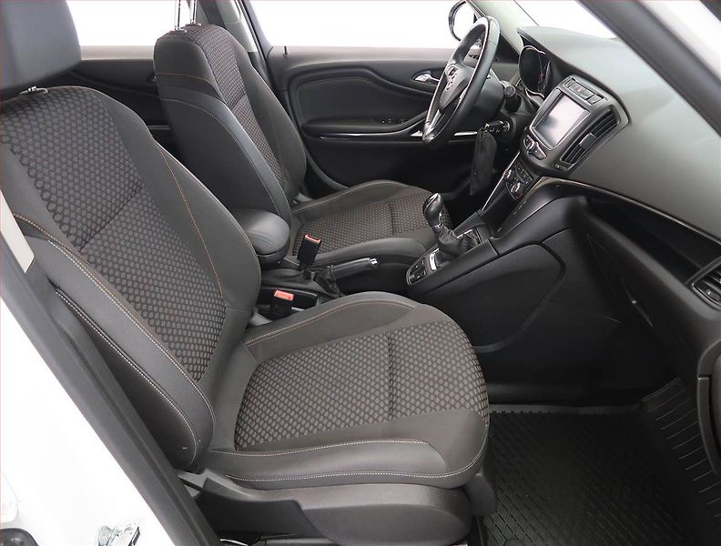 Opel Zafira (2017) 1.4 Turbo, 7 míst, Serv.kniha - fotka 9 z 21