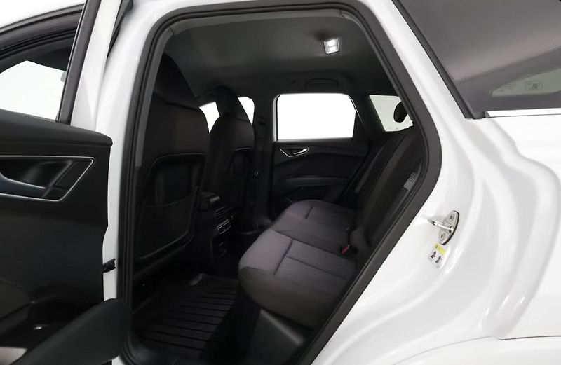 Audi Q4 50 e-tron Q SoH 92% Kamera  - fotka 12 z 23