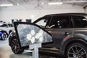 Po zásahu kulkou do skla nesmí do prostoru pro cestující proniknout ani jedna střepinka