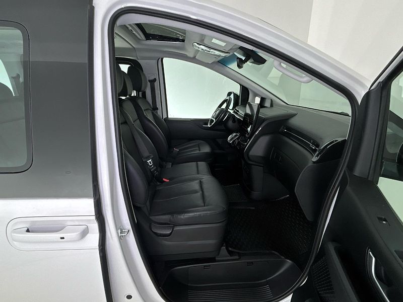 Hyundai Staria Tour 4x4 - fotka 9 z 31