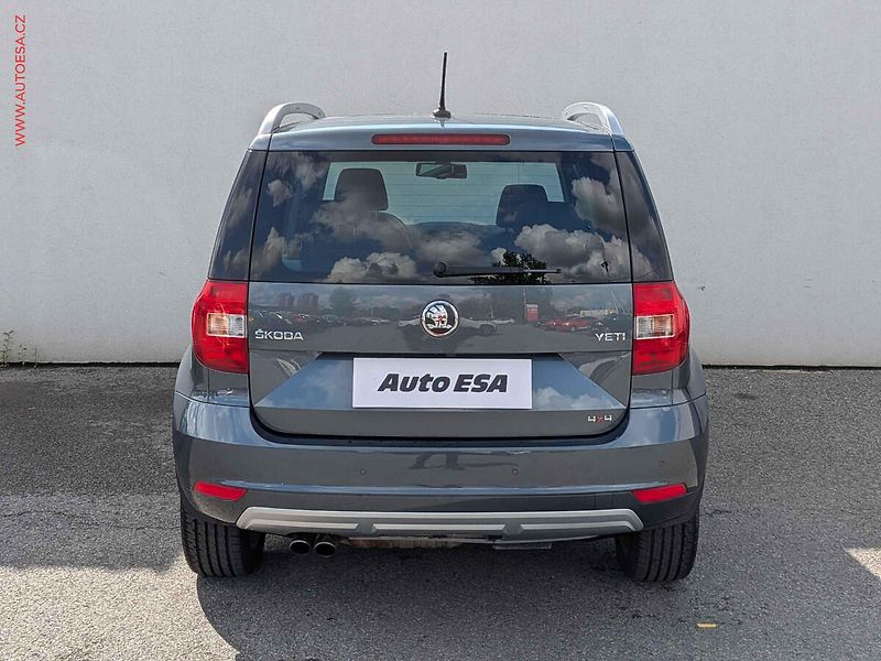 Škoda Yeti (2014) 2.0TDi 4x4, 1.maj, AT, navi - fotka 5 z 16